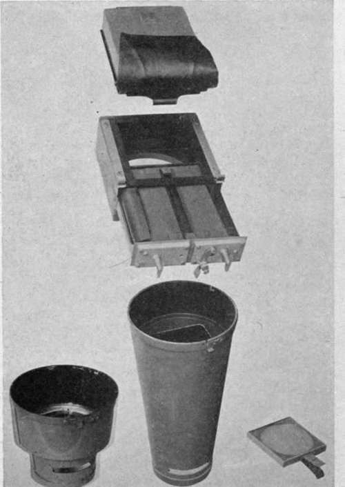 U. S. hand operated aerial camera (type M) with 10 and  20 inch cones.