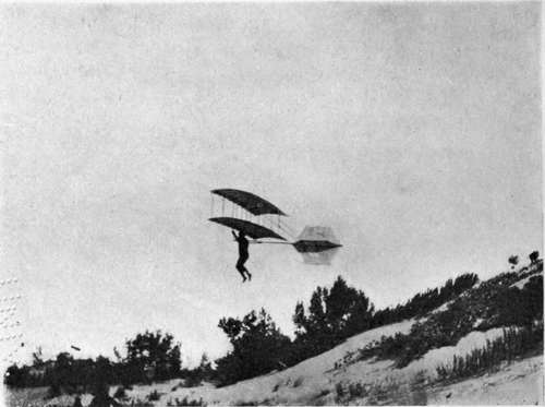 Chanute trussed biplane glider in flight